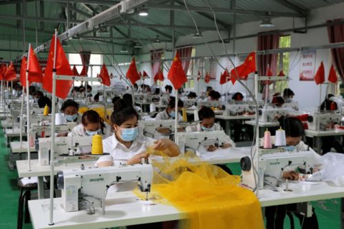中国移动网络扶贫模式助新疆疏勒县摘掉贫困帽 教育项目投资铸就脱贫基石